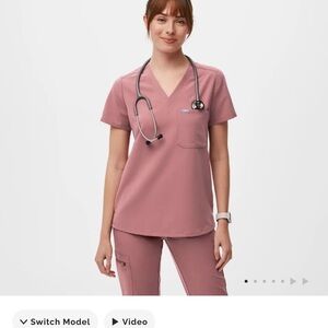 Figs Women's mauve Scrub Top